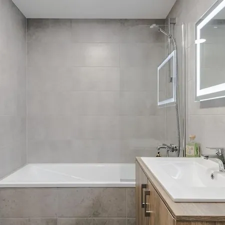 Home Sweet Home, Cozy Apartments, Free Underground Parking, Long Stays Welcome Vilnius Exterior photo