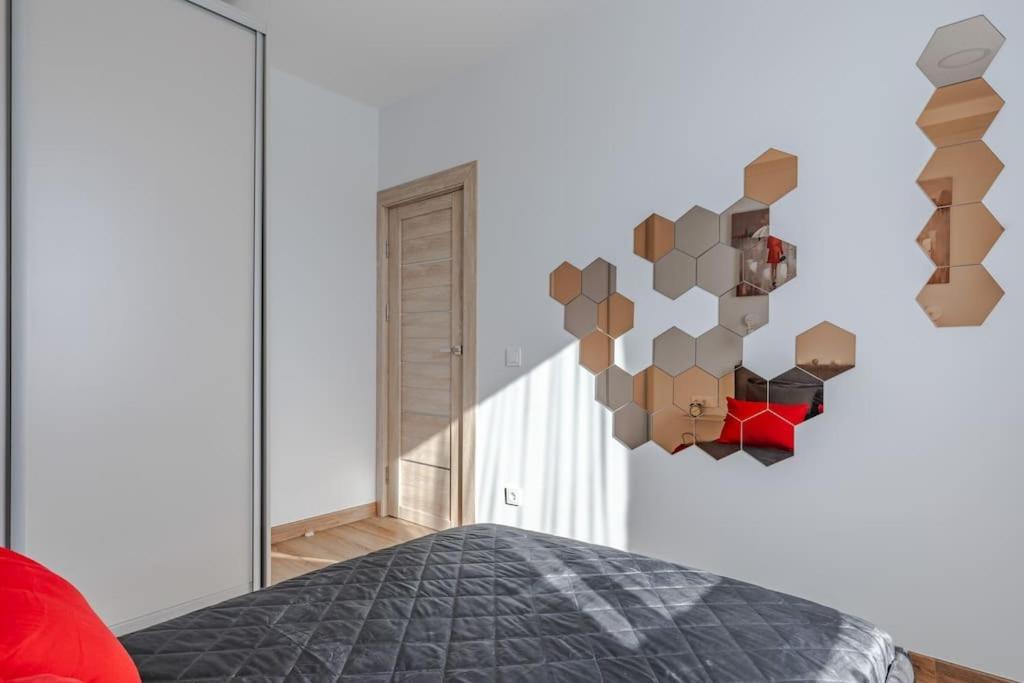 Sweet Home, Cozy Apartments, Free Underground Parking, Long Welcome Apartment