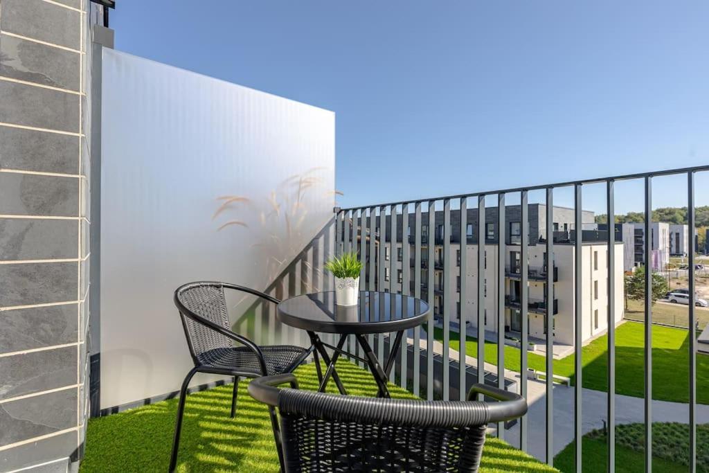 Sweet Home, Cozy Apartments, Free Underground Parking, Long Welcome Apartment *